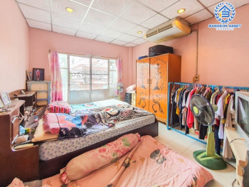 *****ทาวน์เฮ้าส์มือสอง ย่านบางแค ม.เศรษฐกิจ พุทธมณฑลสาย3 เนื้อที่กว้าง 28 ตร.ว. ฟังก์ชัน 3 ห้องนอน 2 ห้องน้ำ ภายในสภาพสวย กว้างขวางพื้นที่ใช้สอยเยอะ ตั้งบนทำเลแห่งการเดินทาง ใกล้ส่วนต่อขยายรถไฟฟ้าสายสีน้ำเงิน "สถานีหลักสอง" และทางด่วน "ศรีรัช" จองเลย!